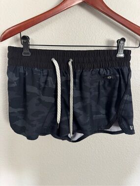 Vuori Clementine Black Camo Athletic Shorts with Drawstring Small